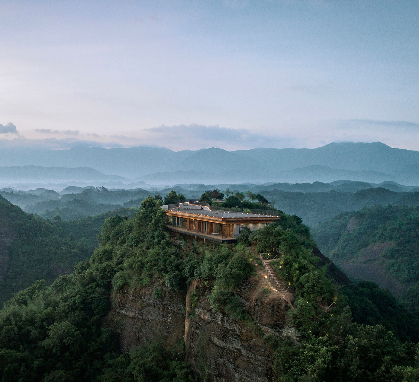 Eagle Rock Cliffs Hotel